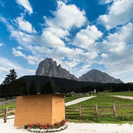 Cesa Pana Mountain Appartamento *